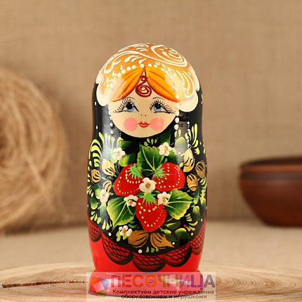 Матрёшка «Земляничка», чёрный платок, 5 кукольная, 18 см