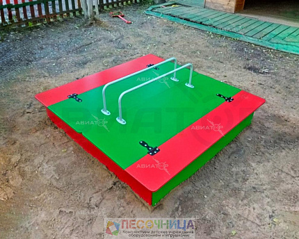 Песочница с полукрышками
